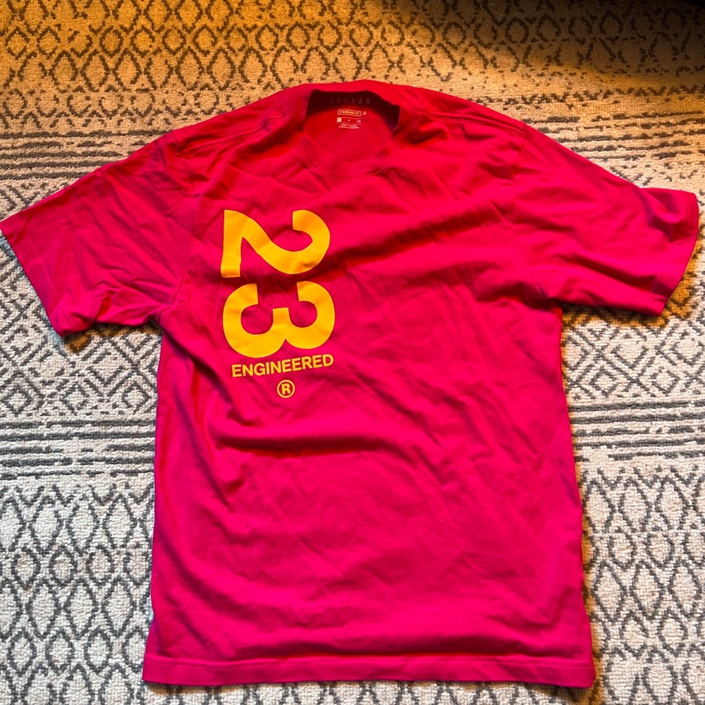 Jordan pink engineered for flight tee size S